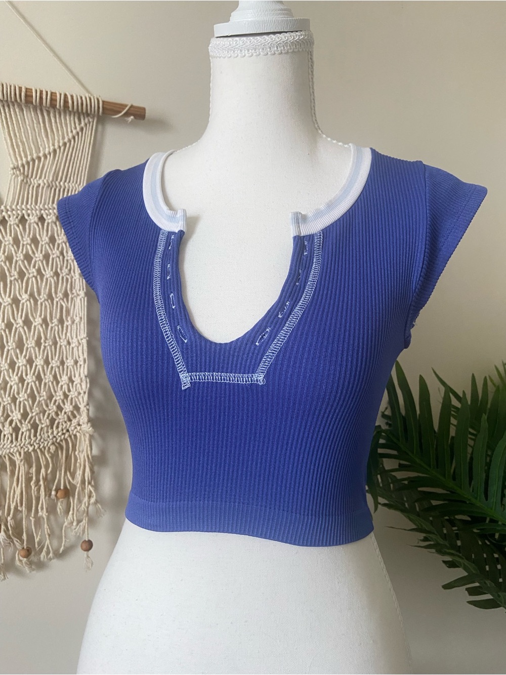Urban Outfitters Go for Gold Blue Ribbed Crop Top with White Trim size XS